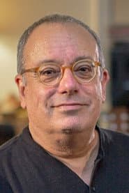 Larry Klein dans le rôle de Self - The Band
