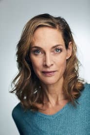 Sophie von Kessel as Nina