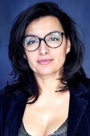 Jacqueline Corado في دور Lourdes