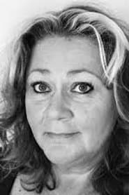 Stacey Guthrie في دور Liz Stewart