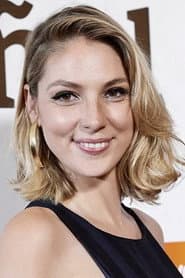 Paloma Bloyd في دور Sara