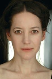 Brooke Bloom as Cousin Jen