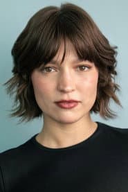 Samantha Clifford في دور Aubrey