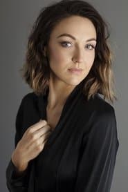 Holly Shervey dans le rôle de Linda