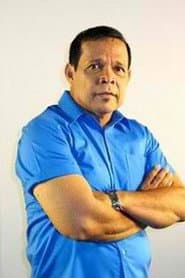 Dick Israel في دور PO4 Magno