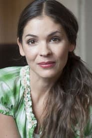 Katja Woywood في دور Ella