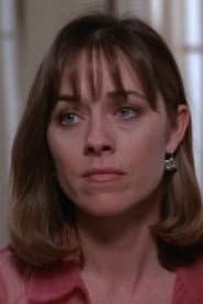 Leslie Ryan في دور Lisa Wilks