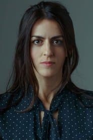 Luciana Paes في دور Lia