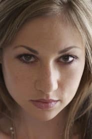 Sarah Agor dans le rôle de Sally