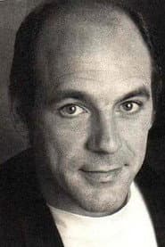 Maurizio Fardo في دور Larry Stoddard