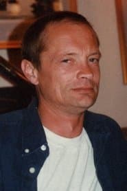 Robert Addie في دور Bar Owner