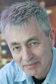 Steve James dans le rôle de Narrator (voice)