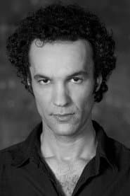 Hamid Krim dans le rôle de Mustafa