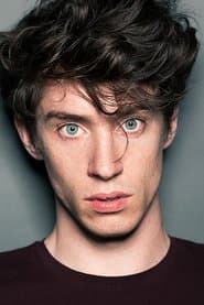 James Bloor في دور Ike