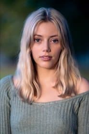 Grace Van Dien في دور Ellie Lansing