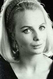Elizabeth Knight dans le rôle de Patti