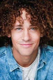 Troy Hatt dans le rôle de Cameron Sanchez