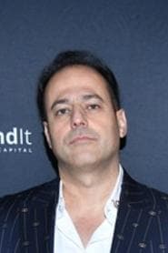 Joel Cohen dans le rôle de Bank Manager