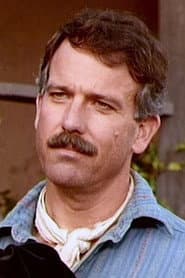 Andrew Clarke dans le rôle de Simon Templar
