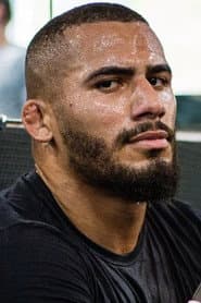 Vitor Petrino dans le rôle de Self
