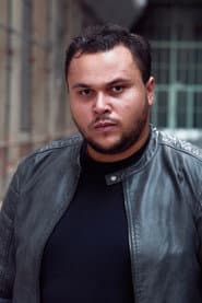 Paul Basonga في دور Raúl