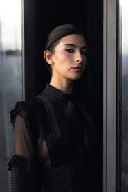 Paola Ramones dans le rôle de Vale