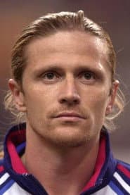 Emmanuel Petit dans le rôle de Self