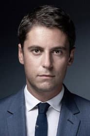 Gabriel Attal dans le rôle de Self : Ancien Premier ministre