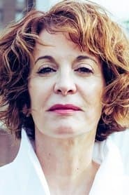 Kathleen Garrett dans le rôle de Mrs. Packman