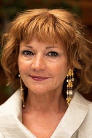 Annie Hulley dans le rôle de Girlfriend