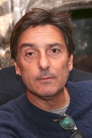Yvan Attal dans le rôle de Michel (adulte)