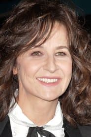 Valérie Lemercier في دور Brigitte, la mère de Charles et Caroline