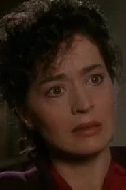Maryann Urbano في دور Aunt Ann