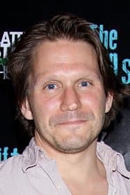 McCaleb Burnett dans le rôle de Henry