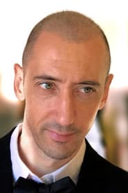 Florian Delain dans le rôle de The Boss's Son