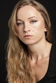 Bianca Kovacs dans le rôle de Self