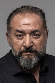 Levent Ünsal dans le rôle de 2. Müdür