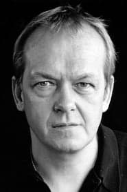 Christopher Fulford في دور Paxton