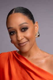 Tia Mowry dans le rôle de Deanna Warren