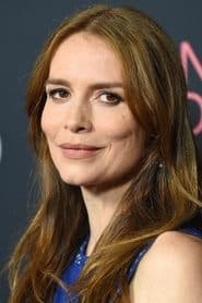 Saffron Burrows في دور mia