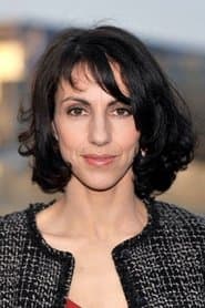 Fadila Belkebla dans le rôle de Alpha's Aunt 1