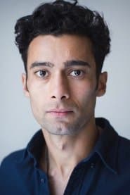 Arash Marandi dans le rôle de Babak