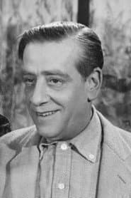 Miguel Gómez Bao as César Ayala