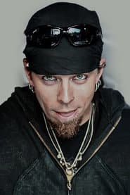 Jukka Nevalainen dans le rôle de Drums