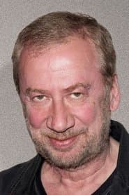 Elya Baskin dans le rôle de Maxim Brailovsky