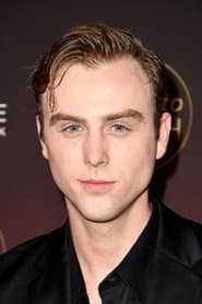 Sterling Beaumon dans le rôle de Max Doyle