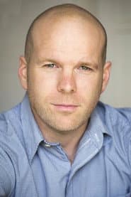 Simon Ward dans le rôle de Richard Driver
