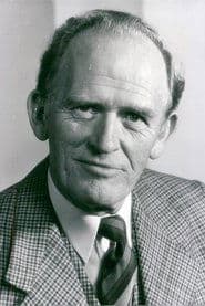 Gordon Jackson dans le rôle de Farmer