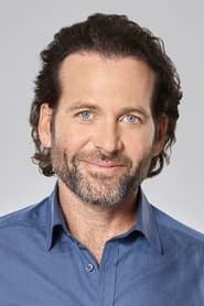 ایان بیلی في دور Bobby Whitman