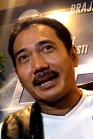 Deden Bagaskara في دور Ustadz Purwadi
